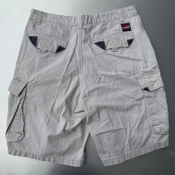 Plugg Other - Early 2000s Y2K PLUGG New York white cream cargo shorts with a relaxed fit